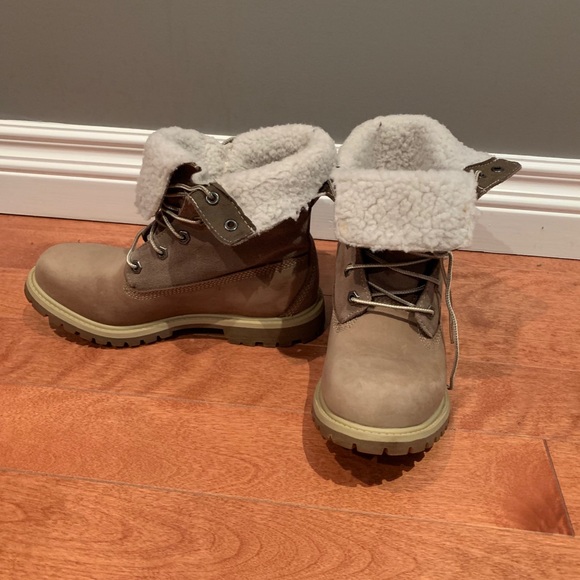 Authentic Woman’s Timberlands - Picture 4 of 4